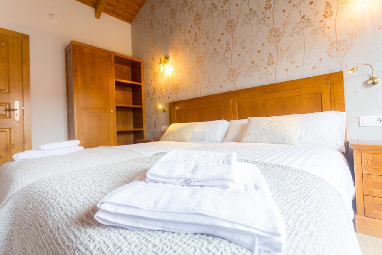 Hotel Casa Da Ponte De Penas à Melide Extérieur photo